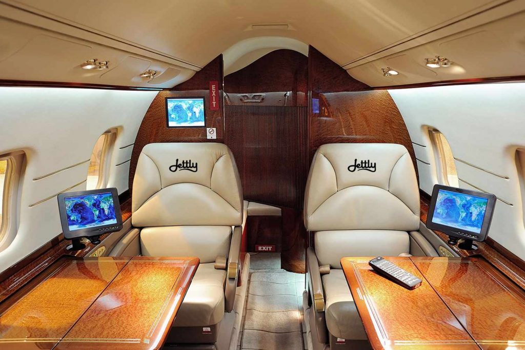 How Do I Book A Private Jet Charter For One-way Travel In The UAE
